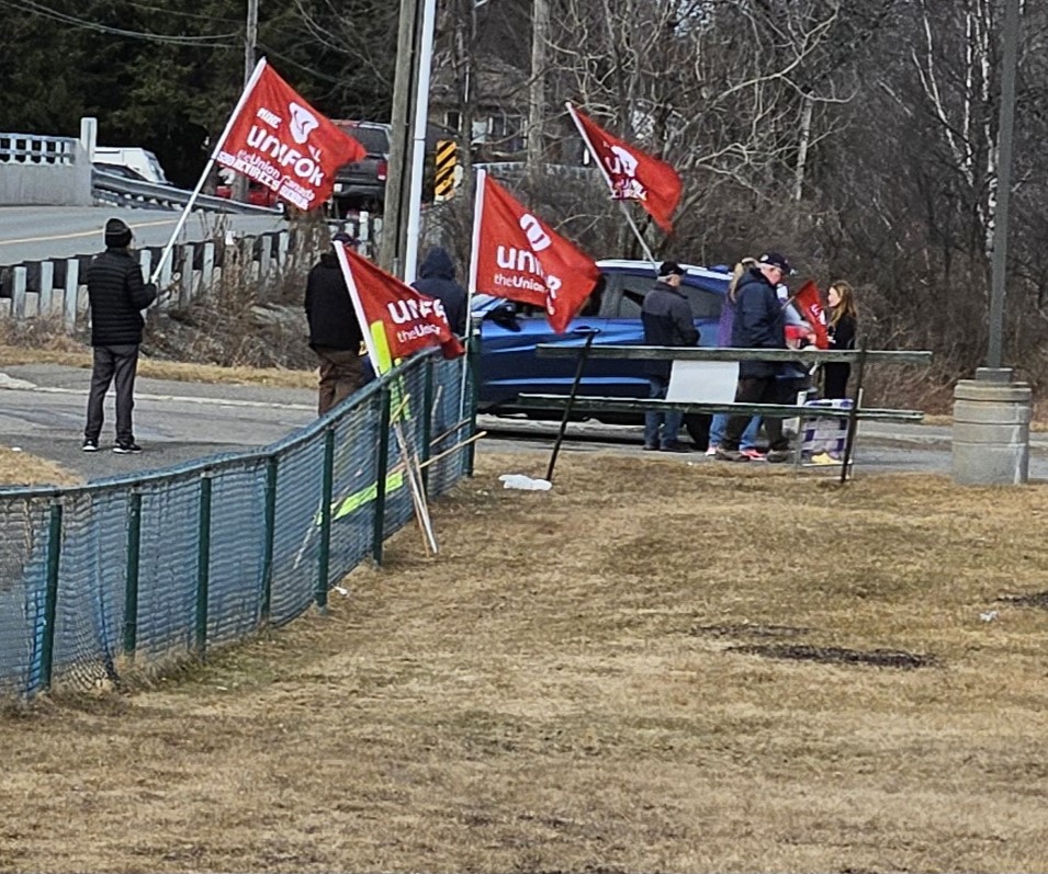 EC Picket1